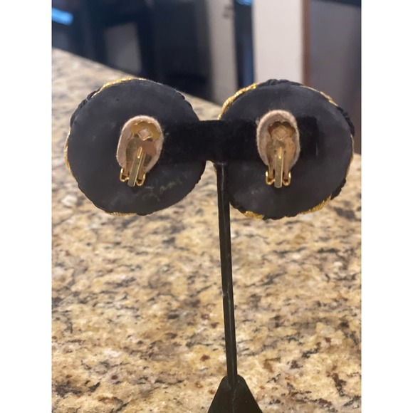 Earrings Vintage Nautical clip blk/gold rhinestone center 2” - Picture 2 of 3